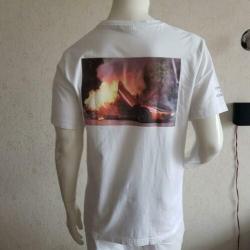 Vandalized witte shirt met afbeelding erop maat M