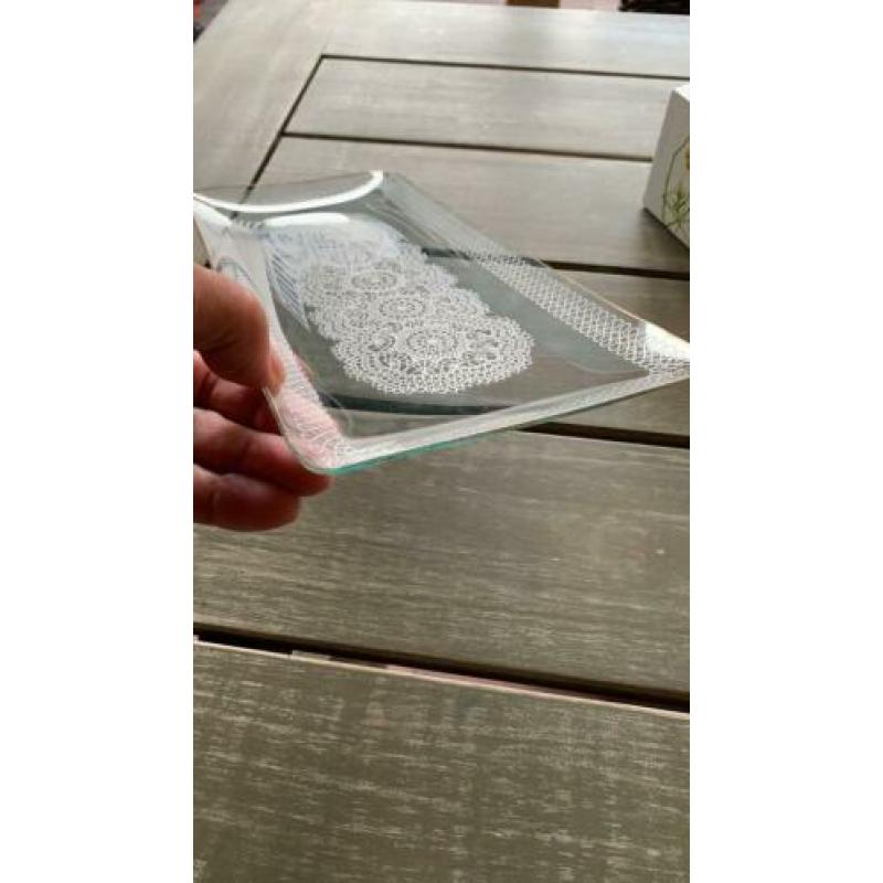 Antiek Glazen schaaltje met een goudkleurig randje