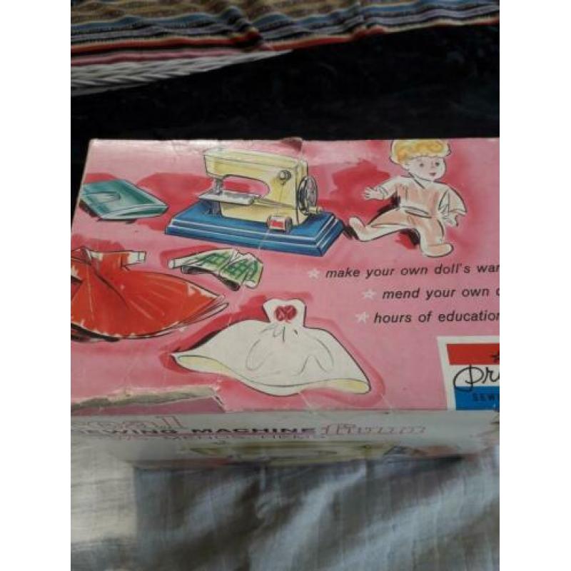 oud kinder naaimachine