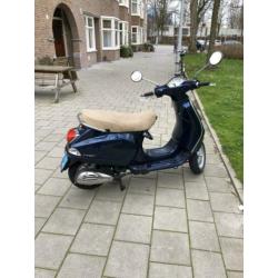 ZGAN: Vespa LX50 4t (snor)