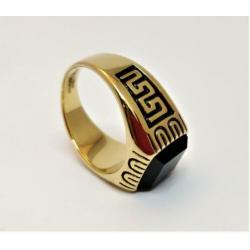 Goudkleurige Stalen Ring met Zwarte Onyx. Nr. 1801025