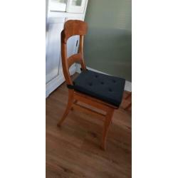 Hardhouten eettafel met 6 stoelen incl kussens