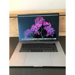 Macbook pro 2018 256SSD 16Gb 2,2Ghz i7 nieuwstaat