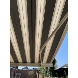 Zonnescherm met somfy motor 4meter x2,30meter