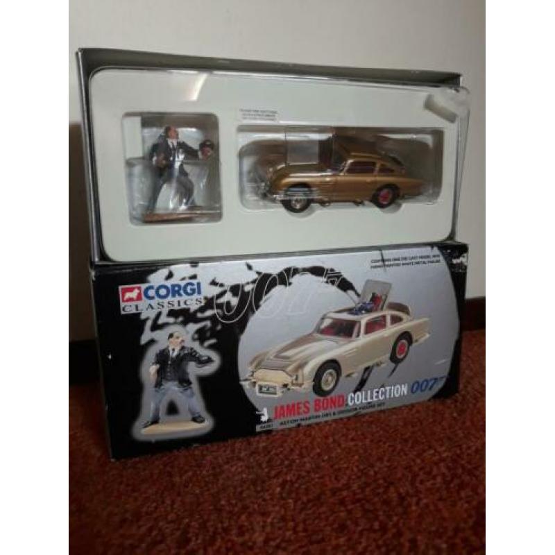James Bond auto's