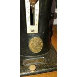 Lewenstein naaimachine met Gritzner trapmechanisme