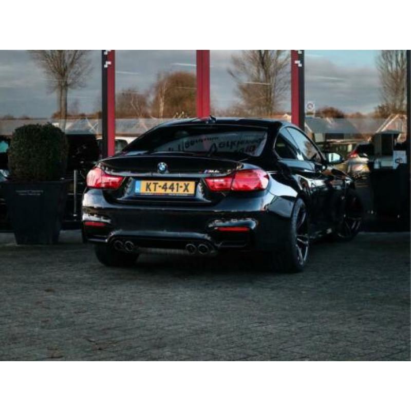 BMW 4 Serie Coupé M4 432PK 19.000KM! HUD/Carbon/DKG/Memory-S