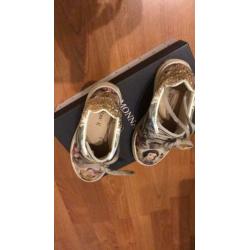 Monnalisa sneeuwwitje schoenen maat 31