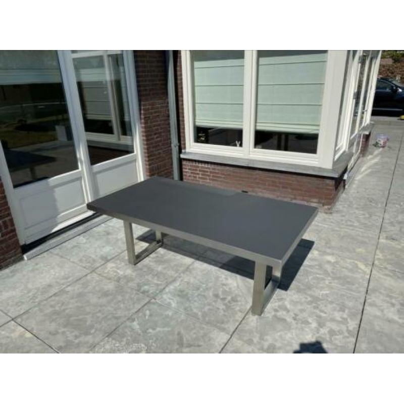 Exclusieve tuintafel van Val-Eur RVS met HPL plaat