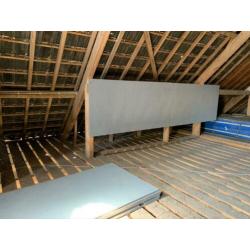Klimwand,boulder en klimgrepen plus bevestigingsmateriaal