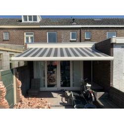 Zonnescherm met somfy motor 4meter x2,30meter