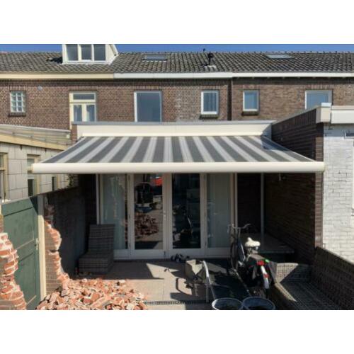Zonnescherm met somfy motor 4meter x2,30meter