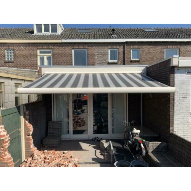Zonnescherm met somfy motor 4meter x2,30meter
