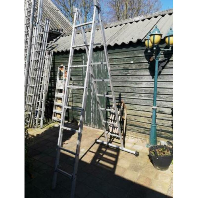 Aluminum schuifladder 2 x 8 sporten met een stabilisatiebalk