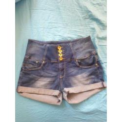 Denim high waisted hotpants maat 42 (L)