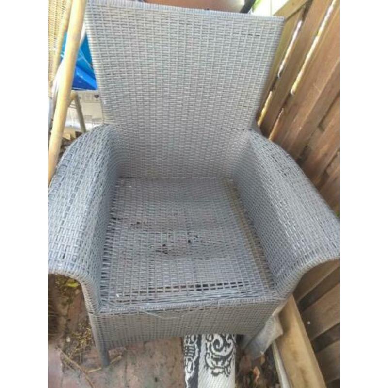 Gratis tuinmeubelen (beschadigd)