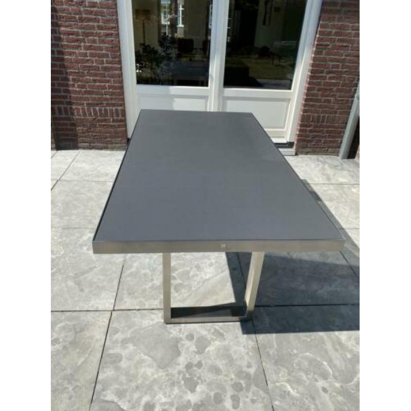 Exclusieve tuintafel van Val-Eur RVS met HPL plaat