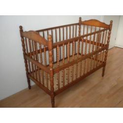Antiek Baby- of Kinderbedje