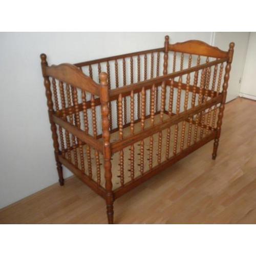 Antiek Baby- of Kinderbedje