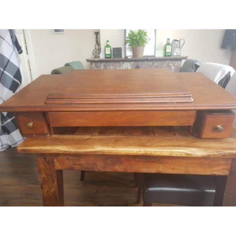 Singer naaimachine met dressoir