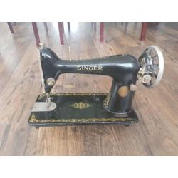 Singer naaimachine met dressoir