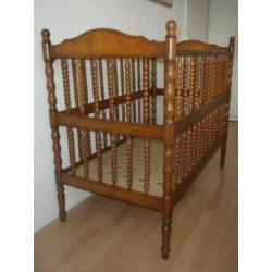 Antiek Baby- of Kinderbedje