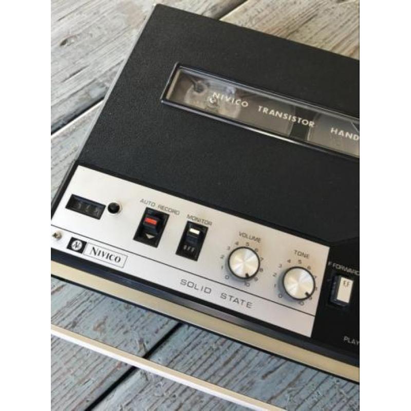 Vintage bandrecorder , draagbaar