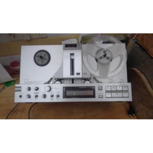akai m77