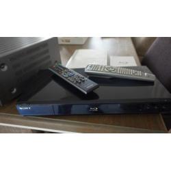Home cinema Receiver en Blue Ray DVD speler