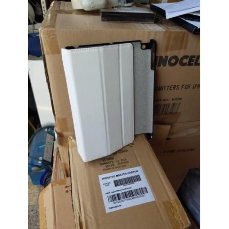 Partij 3900 stuks tablet/ipad hoezen