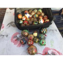 43 exclusieve handgeschilderde kerstballen rond 10 en 6 cm