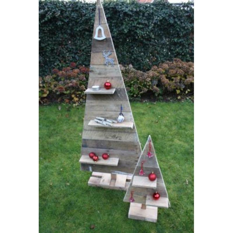 Houten kerstdecoraties en bomen