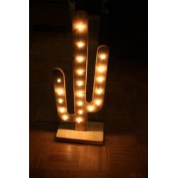 Houten kerstdecoraties en bomen