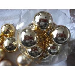 11 goud kleurige ballen doosje met 15 ballen