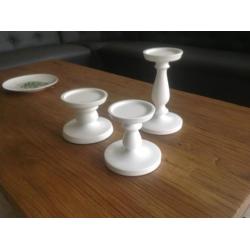 Drie mooie kandelaars in 3 maten wit- 21cm-13cm en 12 cm