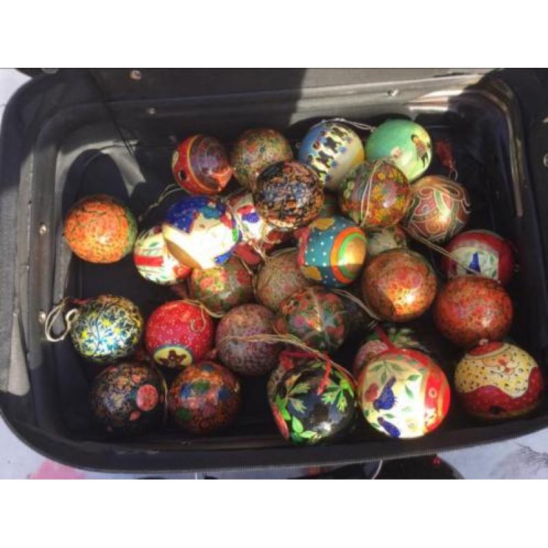 43 exclusieve handgeschilderde kerstballen rond 10 en 6 cm