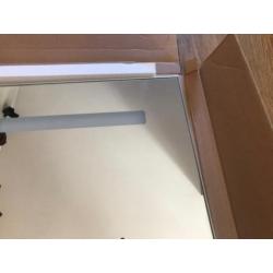 Badkamerspiegel met LED verlichting 80x60cm
