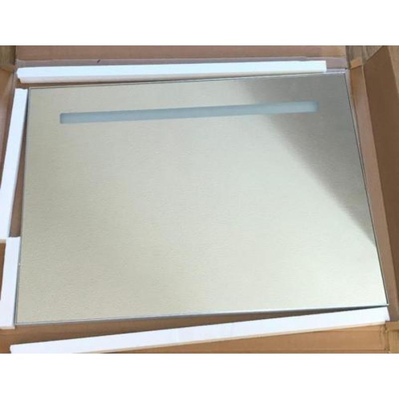 Badkamerspiegel met LED verlichting 80x60cm
