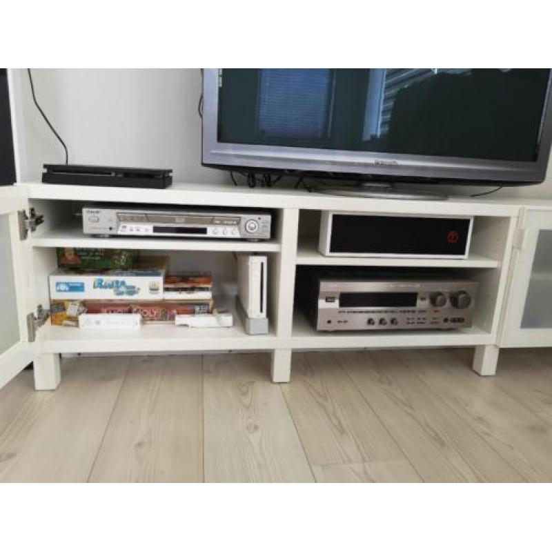 Mooi witte tv meubel!