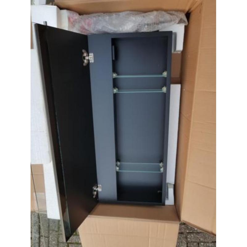 Spiegelkast badkamer gratis