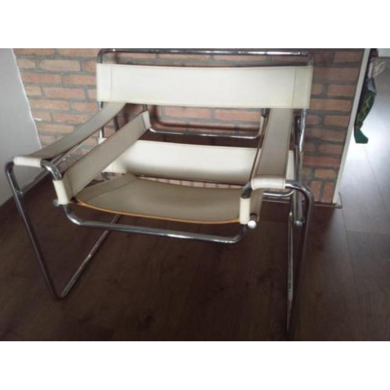 Marcel Breuer fauteuil Wassily B3 stoel van wit tuigleer u