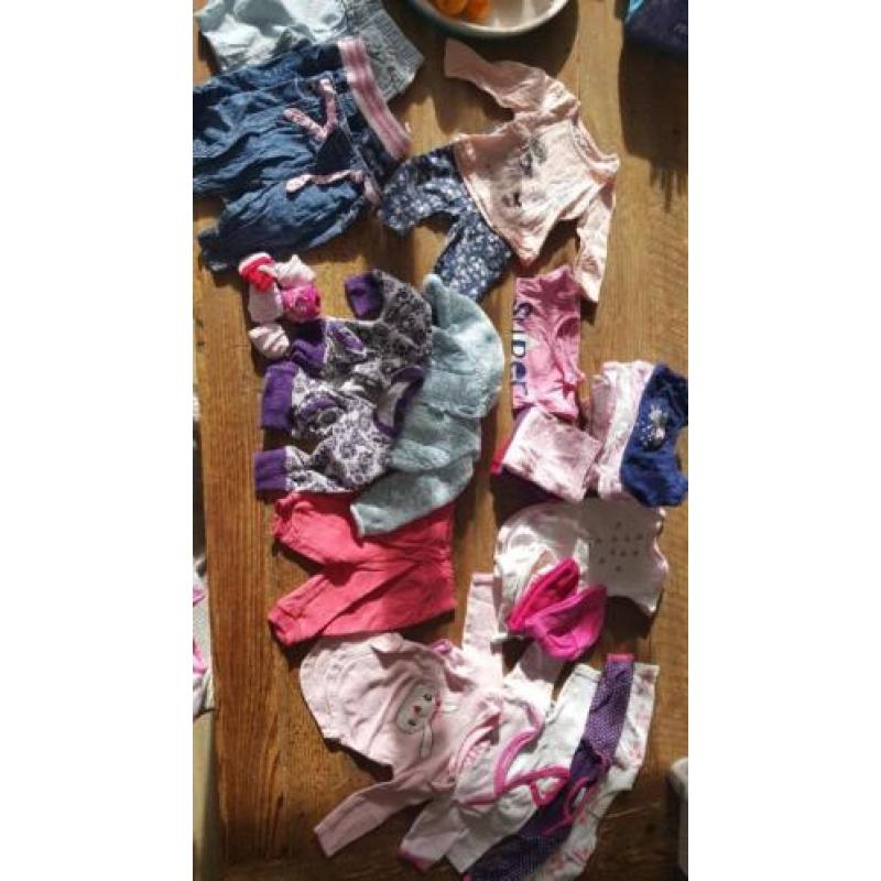 Pakketje meisjes kleding maat 50-56