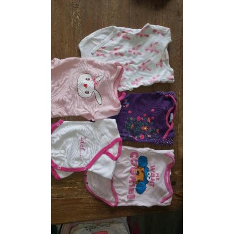 Pakketje meisjes kleding maat 50-56