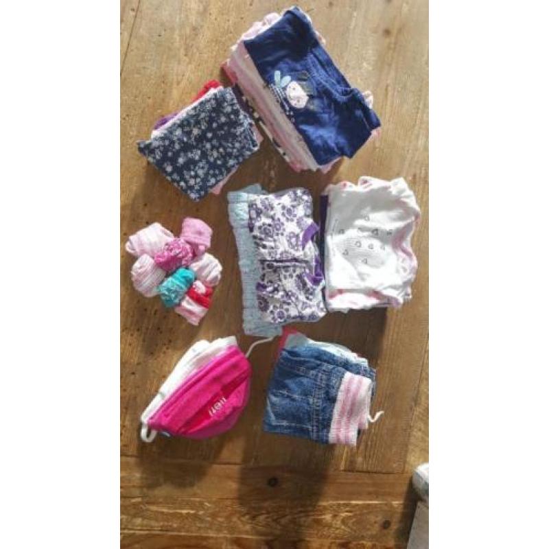 Pakketje meisjes kleding maat 50-56