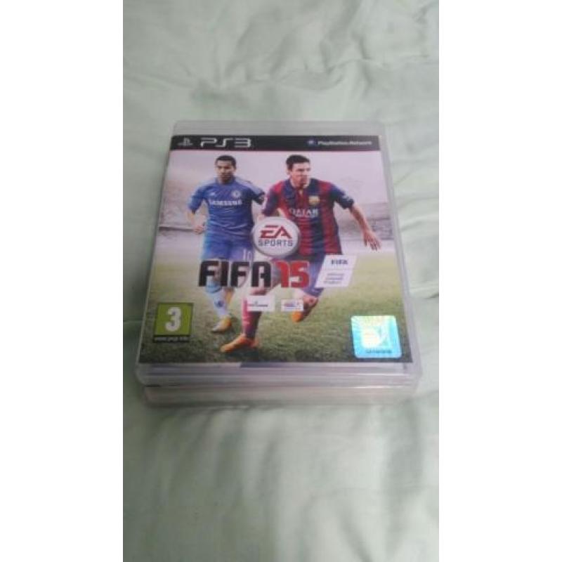 Playstation 3 met 2 controles en 4 spellen