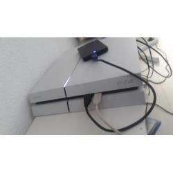 Playstation 4 zo goed als nieuw met accoiris