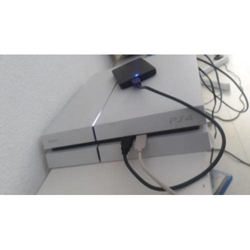 Playstation 4 zo goed als nieuw met accoiris