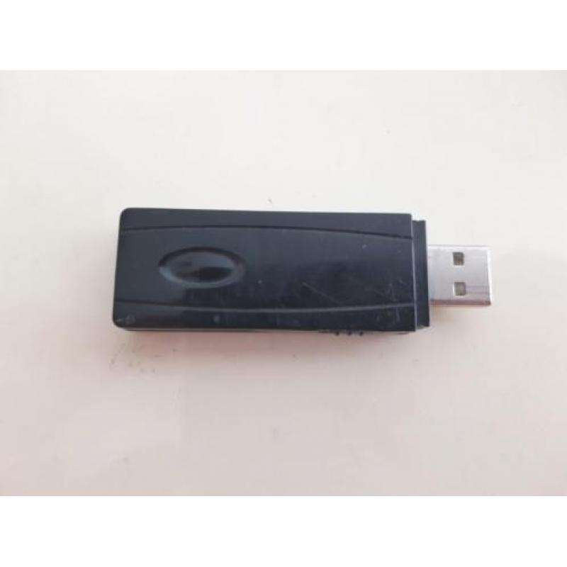 PLAYSTATION 3 SUPER SLIM met usb stick en bluetooth headset.