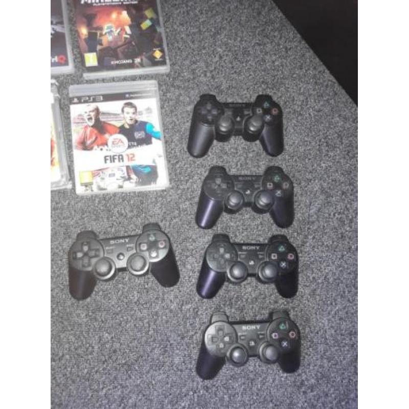 Playstastion 3 met spellen en 5 controllers