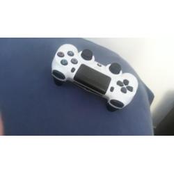 Playstation 4 zo goed als nieuw met accoiris